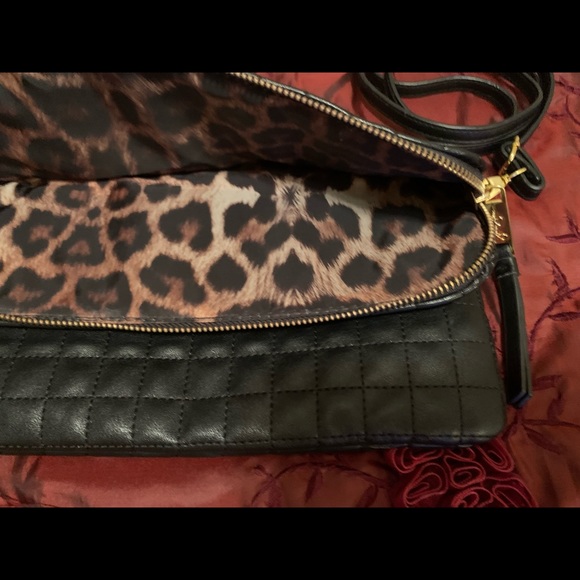 Jessica Simpson Scrap Black & Gold Fold Over Clutch-like Bag-Cute! - Picture 2 of 13